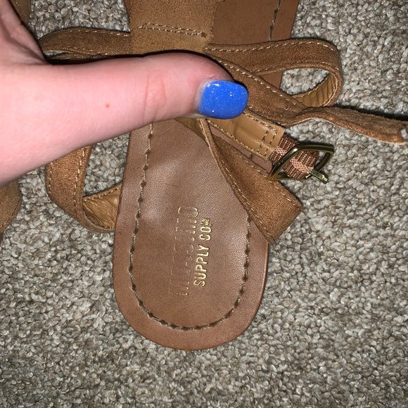 Fringe sandals - Picture 3 of 3